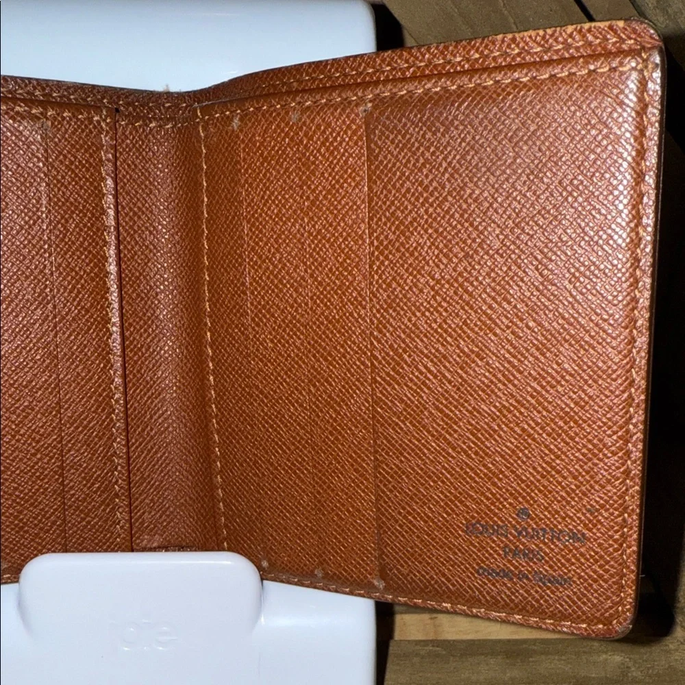 Louis Vuitton Monogram Vintage Men’s Bifold Wallet - Picture 5 of 11